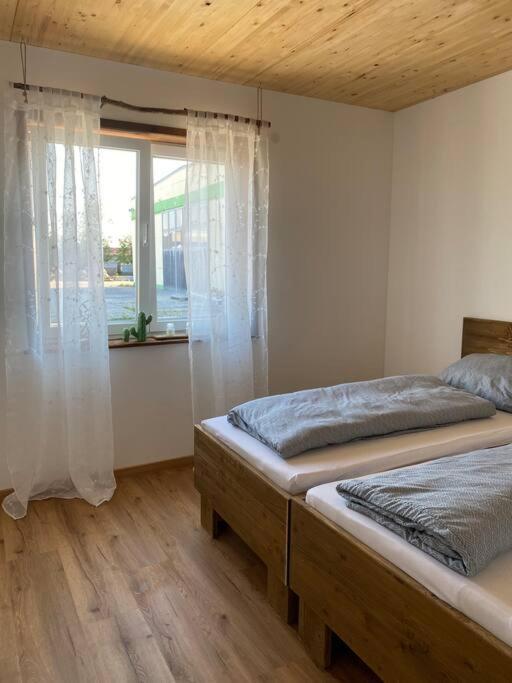 אוגסבורג Ferienwohnung Huettenzauber מראה חיצוני תמונה